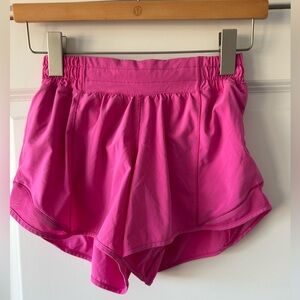 lululemon Hotty Hot Short Low Rise 4” Sonic Pink Sz. 4